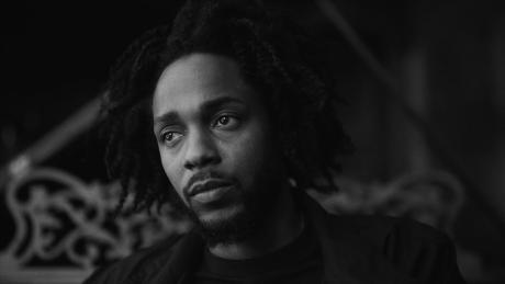 Kendrick Lamar in schwarzweiß
